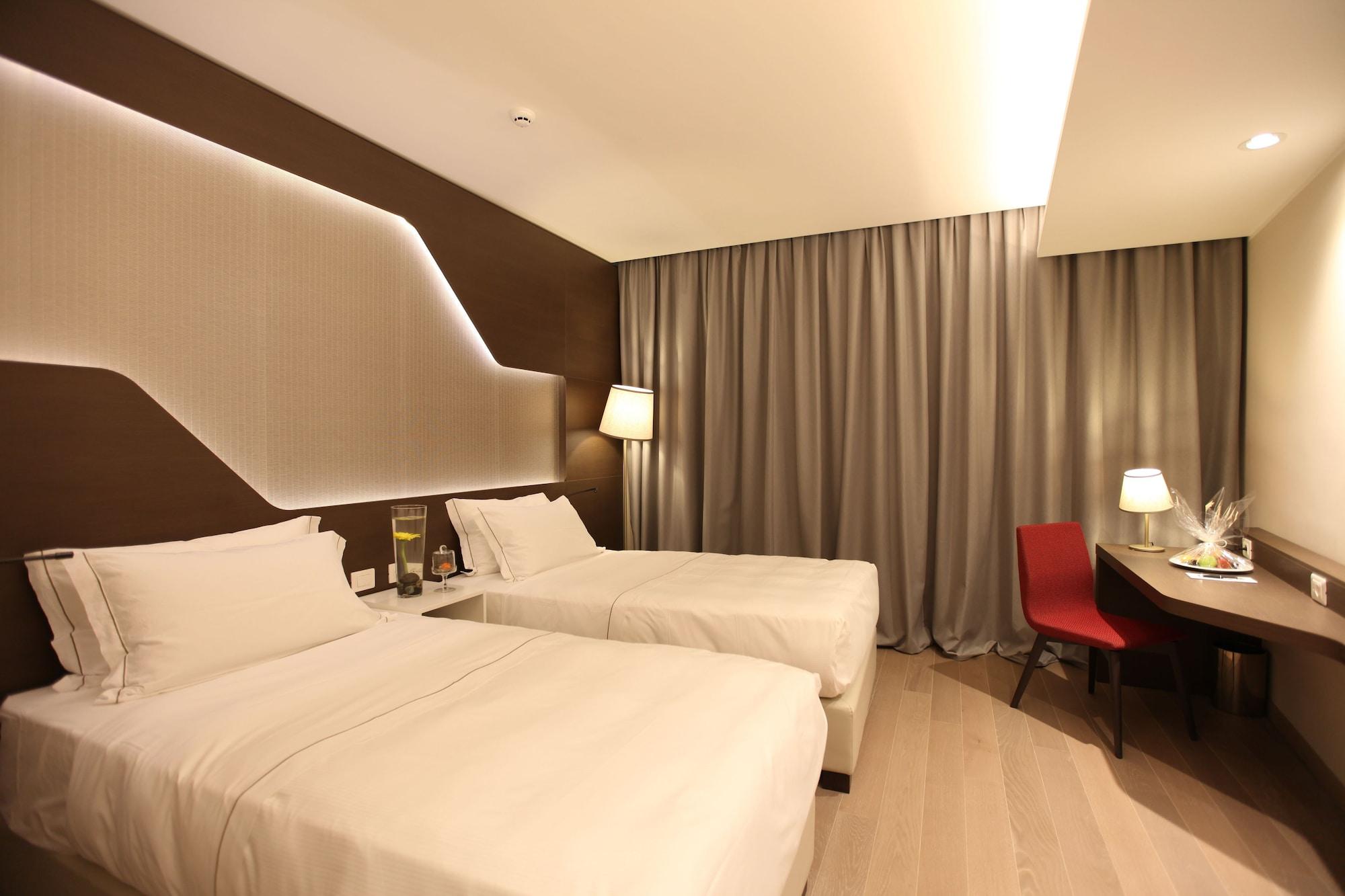 Doubletree By Hilton Yerevan City Centre Ngoại thất bức ảnh