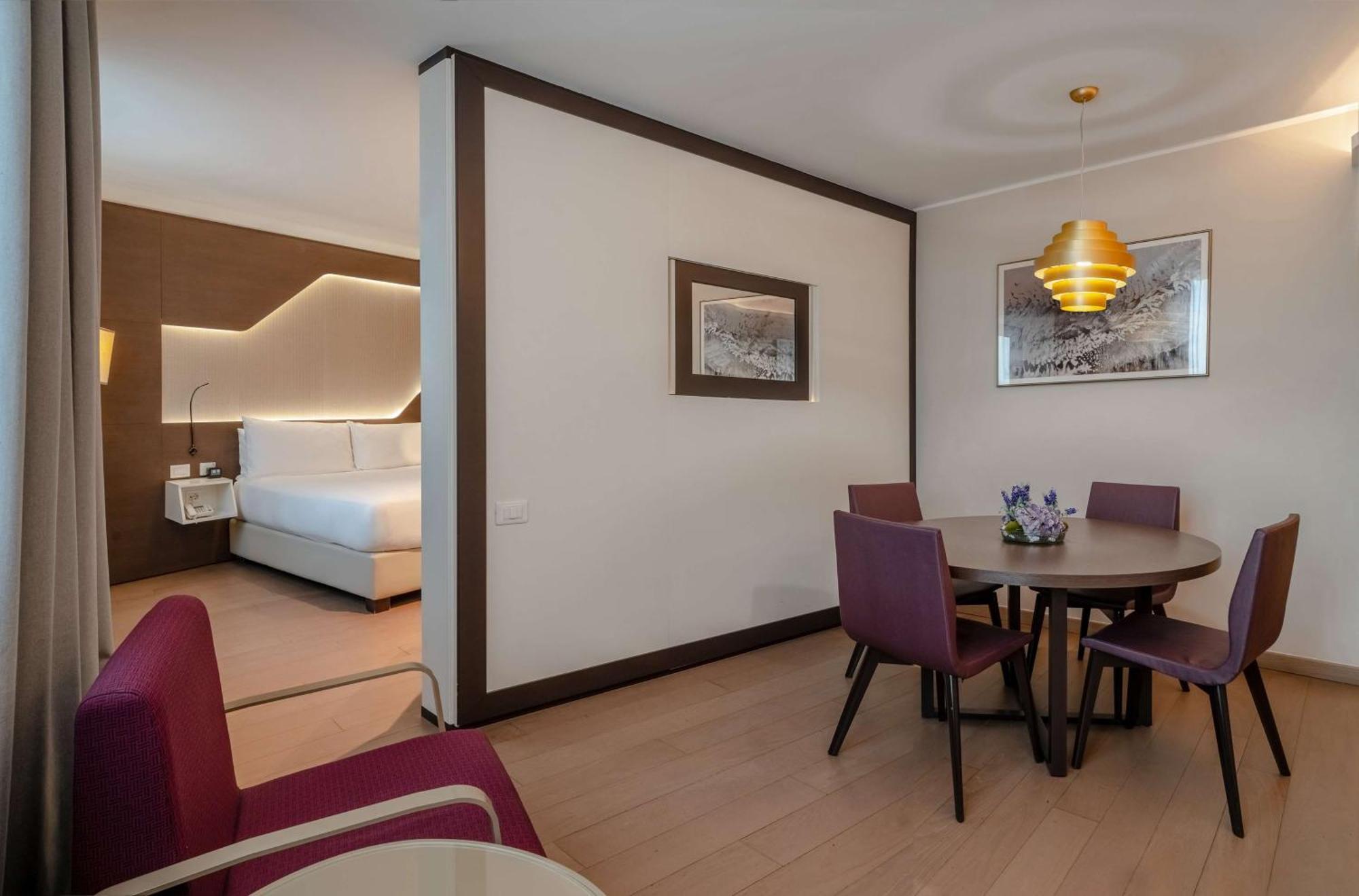 Doubletree By Hilton Yerevan City Centre Ngoại thất bức ảnh