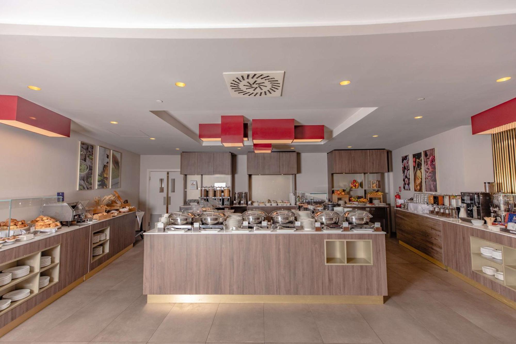 Doubletree By Hilton Yerevan City Centre Ngoại thất bức ảnh